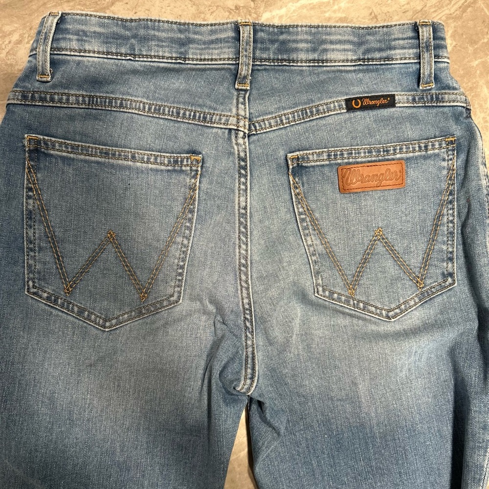 Wrangler Women's Light Blue Straight Leg Jeans